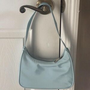 Pretty baby blue purse with silver accents 𓍢 🦢✧˚
